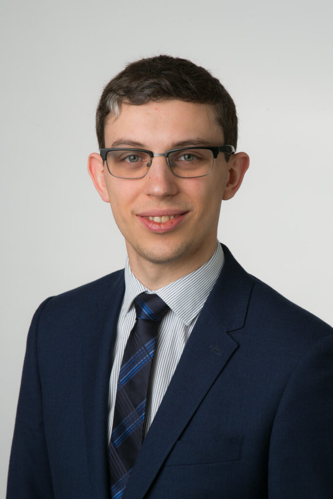 Head and shoulders picture of Dr Stephen Robinson