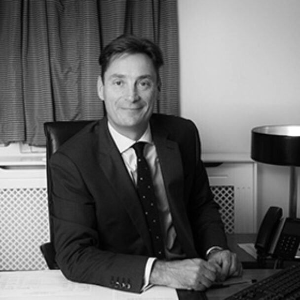 Dr James Hicks